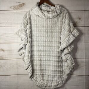 Cato Faux Fur Poncho White-0002‎